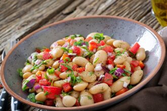 best ensalada de garbanzos near me